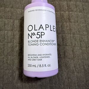 OLAPLEX Blonde Enhancer Conditioner in Light Purple